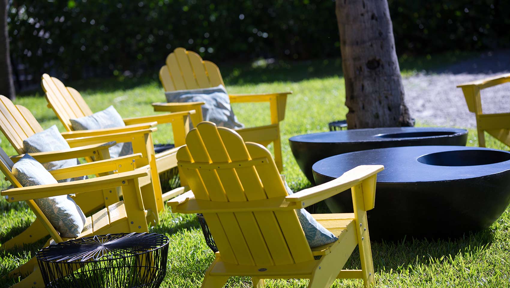 seating at High Tide Beach Bar & Grill
